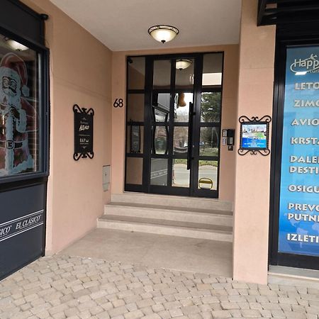 Alo Alo Apartman 6 Kruševac エクステリア 写真