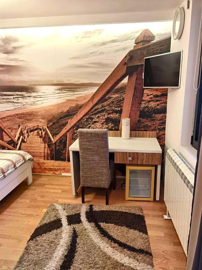 Alo Alo Apartman 6 Kruševac エクステリア 写真